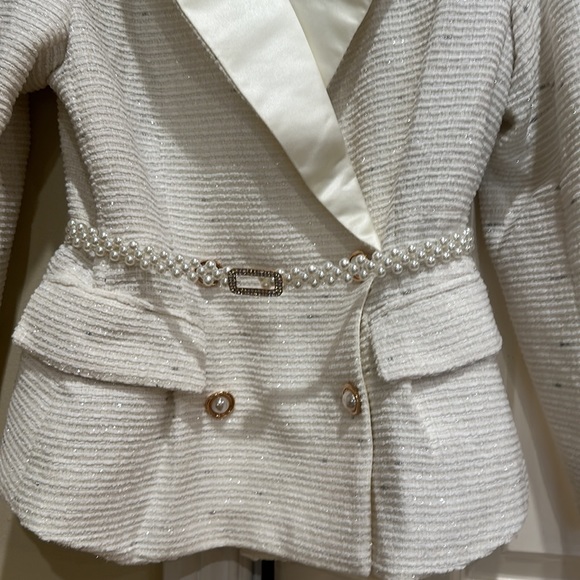 WHITE PREPPY WOMENS PEARL BELT SATIN LAPEL BLAZER - Picture 2 of 9
